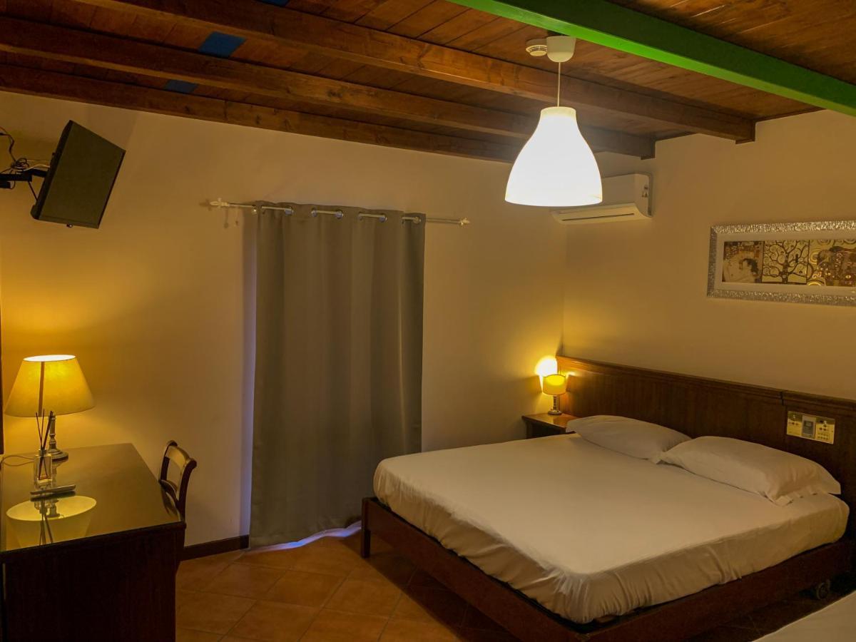 Hotel La Locanda Della Franciacorta Corte Franca Camera foto